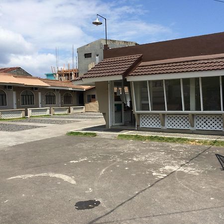 Night & Day Inn Legazpi Buitenkant foto