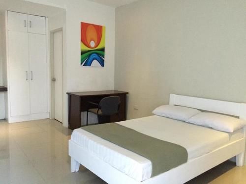 Night & Day Inn Legazpi Buitenkant foto